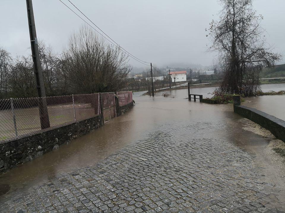 Chuva causa inundações em Braga