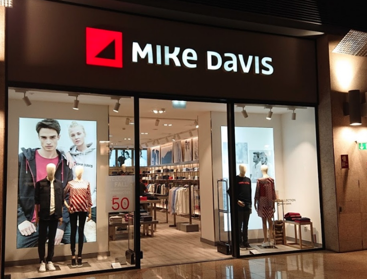 Bloco denuncia Mike Davis de Braga por despedir trabalhadoras em período experimental