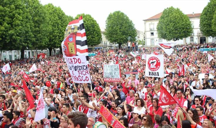 Braga continua em festa na Praça do Município