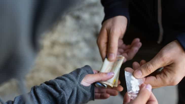 Jovem de 18 anos apanhado a vender droga em Braga
