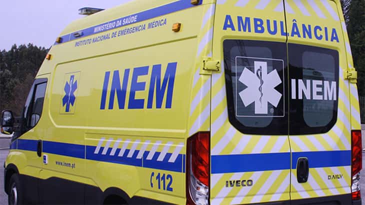 Motociclista fica entalado em acidente em Braga