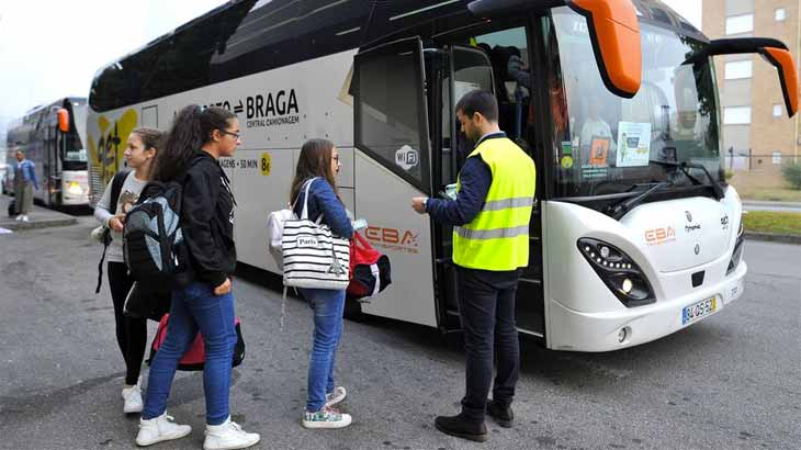 School Bus. Pais querem transporte dos alunos às escolas públicas de Braga.