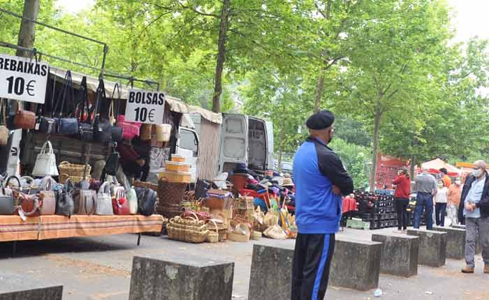 feira-passarinhos