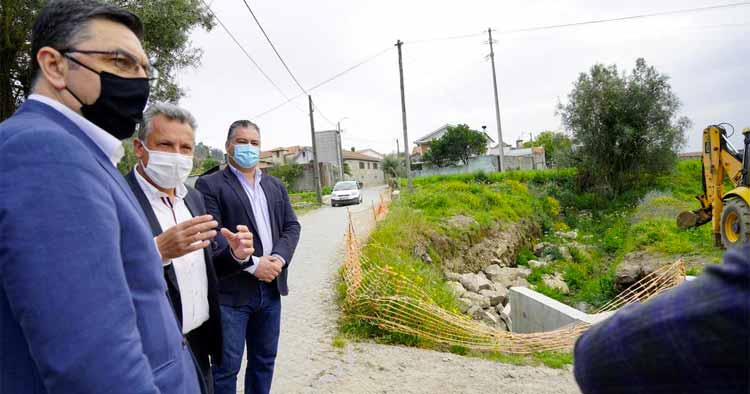Autarca de Esposende visitou obras em curso em Palmeira de Faro e Curvos