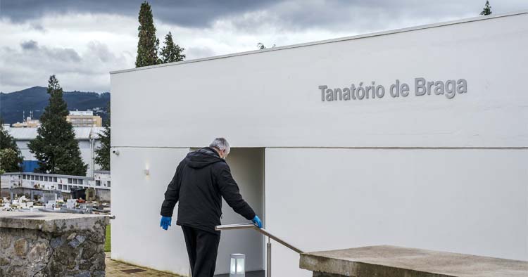 Câmara de Braga garante que Tanatório cumpre todas as normas de emissões de efluentes gasosos