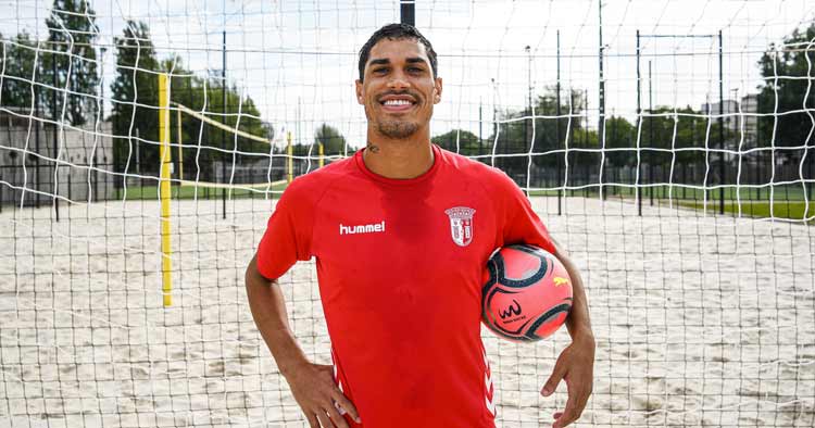 Lucão é reforço da equipa de Futebol de Praia do SC Braga