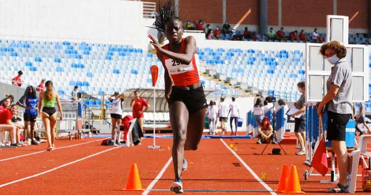 Rosa Djombate do SC Braga conquista a medalha de ouro no Campeonato Nacional de Esperanças