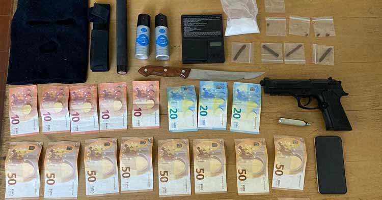 Homem detido em Famalicão por posse de armas proibidas e tráfico de estupefacientes