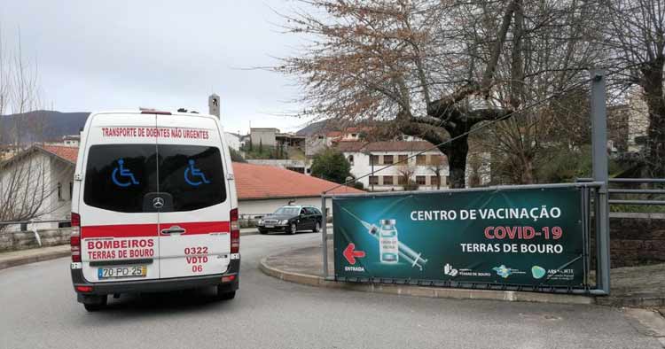 Covid-19: Câmara de Terras de Bouro disponibiliza transporte para a 3ª dose da vacina