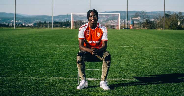David Nzanza é reforço do SC Braga
