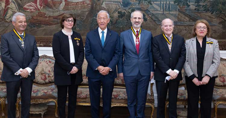 Marcelo Rebelo de Sousa condecorou portugueses na França