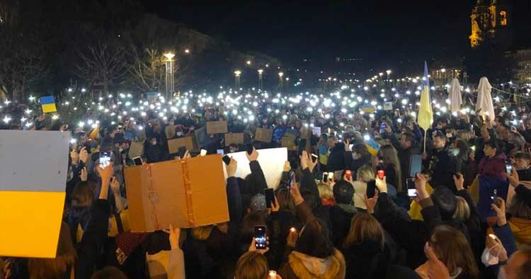 Centenas de pessoas concentram-se em Braga pela paz na Ucrânia