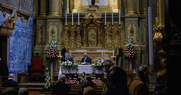 Flores embelezam Igrejas e Capelas de Braga durante Lausperene Quaresmal