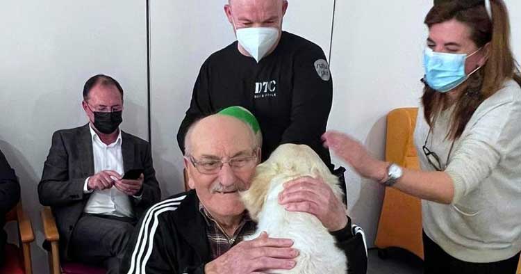 Seniores de Valença recebem terapia inovadora com cães