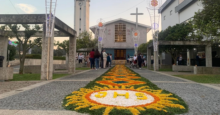 Braga: Arentim embeleza adro da Igreja para honrar Nossa Senhora de Fátima