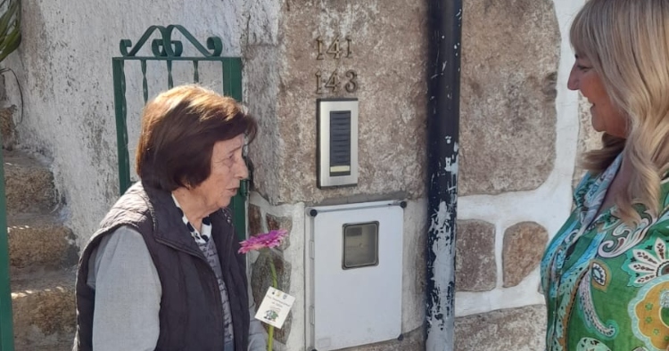 Braga: Executivo de Ferreiros e Gondizalves celebra Dia do Idoso com oferta de flores