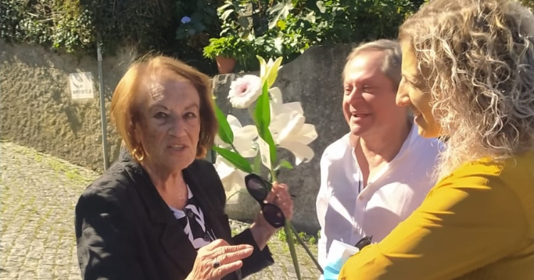 Braga: Executivo de Ferreiros e Gondizalves celebra Dia do Idoso com oferta de flores