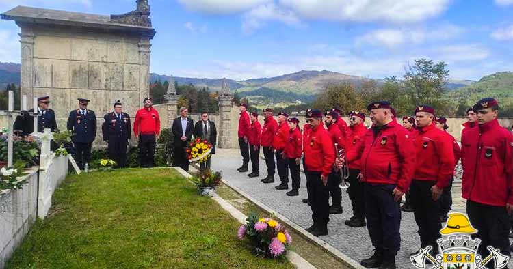 Bombeiros de Vieira do Minho visitam cemitérios no Dia de Todos os Santos