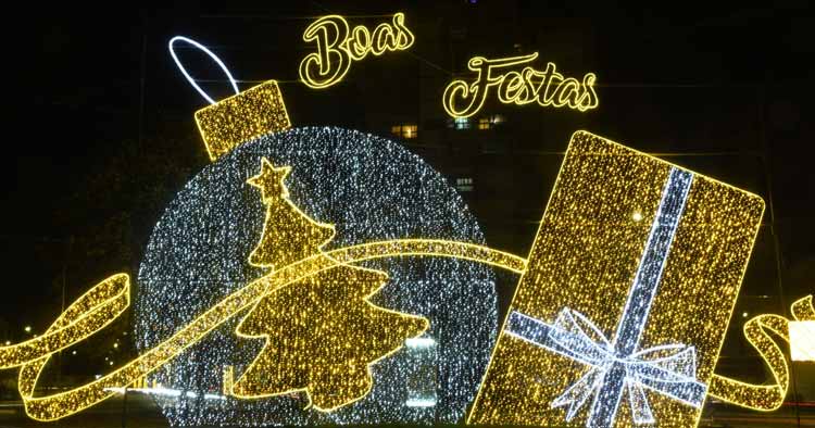 Famalicão já está iluminada com as cores do Natal