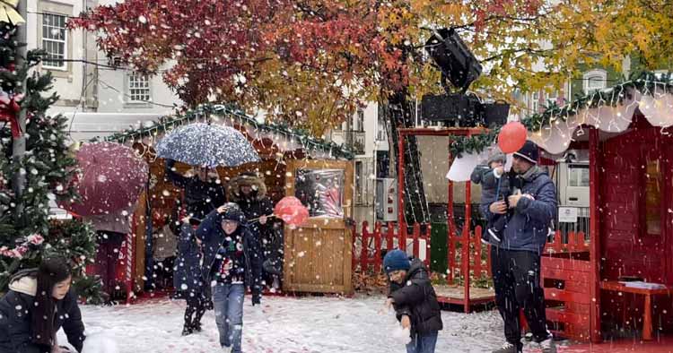 Está a nevar na Aldeia de Natal de Barcelos