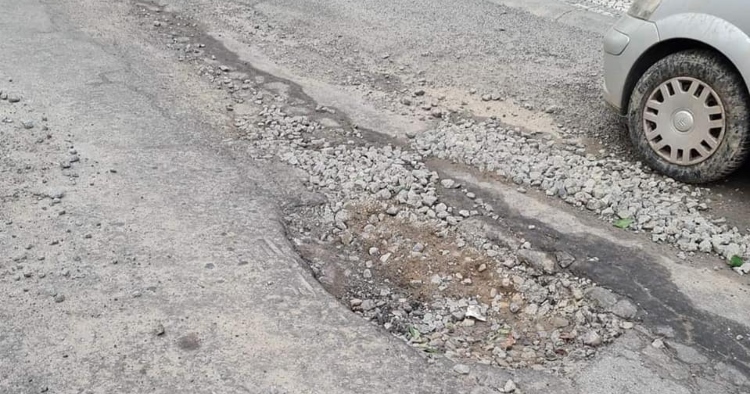 Condutores alertam sobre estado da estrada na zona do Braga Parque