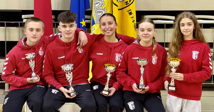 SC Braga conquista cinco taças no Grande Torneio de Karaté