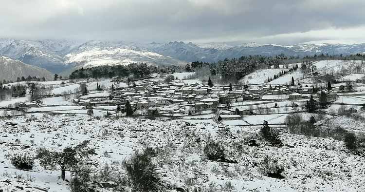 Neve deixou Serra da Cabreira em Vieira do Minho com cenário digno de postal