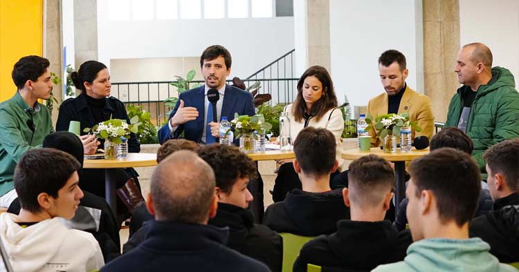 Mercado Municipal de Braga recebeu conferencia no âmbito do “Conversas por um Canudo”