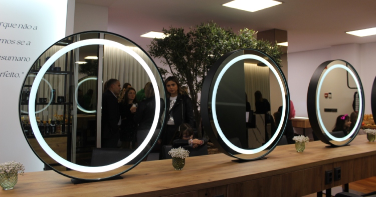Abriu novo espaço de cabeleireiro e estética de Raquel Loureiro em Braga
