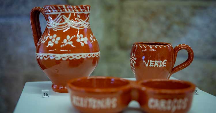 Louça Tradicional de Barcelos em exposição na Torre Medieval
