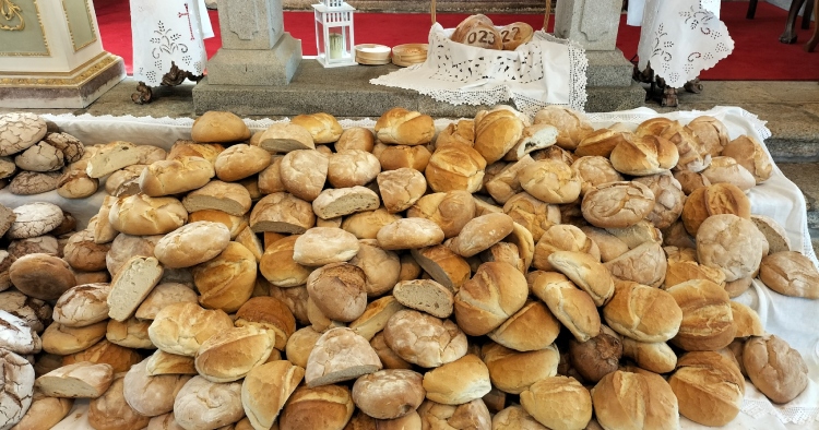 Freguesia de Braga distribuiu “Pão Bento” à comunidade