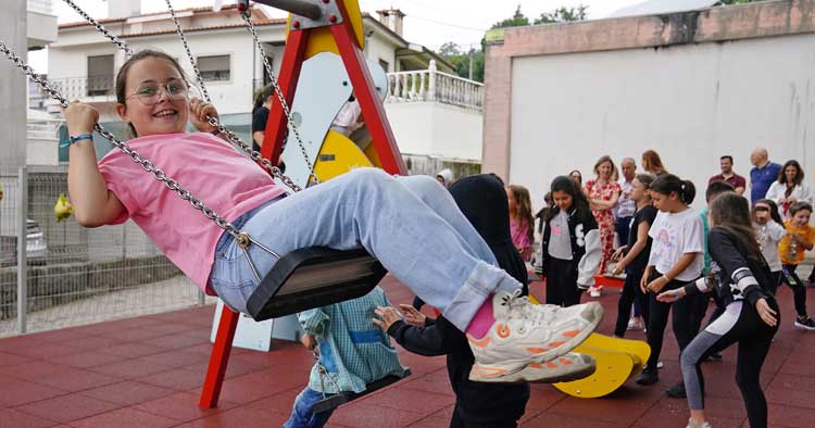 Braga requalifica Parque Infantil da EB1 da Estação em Tadim