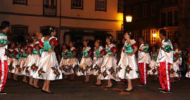 Ruas de Braga encheram-se de cor e música para as Marchas de Santo António