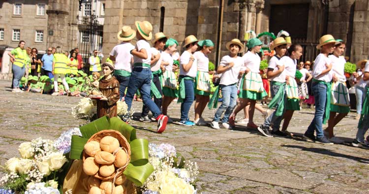 Marchas Infantis alegraram ruas de Braga em Dia de Santo António
