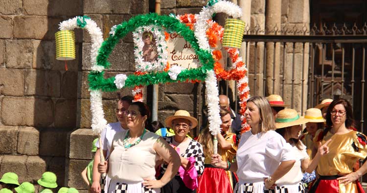 Marchas Infantis alegraram ruas de Braga em Dia de Santo António