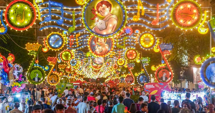 Noite de São João de Braga leva milhares às ruas da cidade
