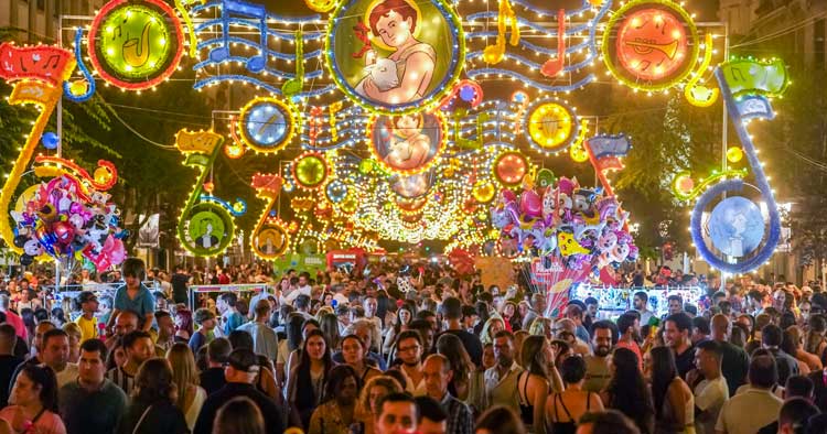 Noite de São João de Braga leva milhares às ruas da cidade
