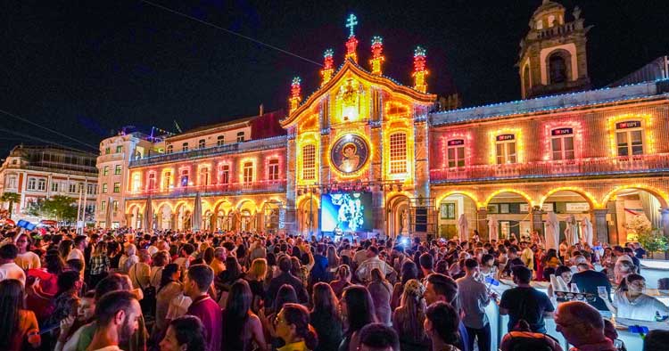 Noite de São João de Braga leva milhares às ruas da cidade