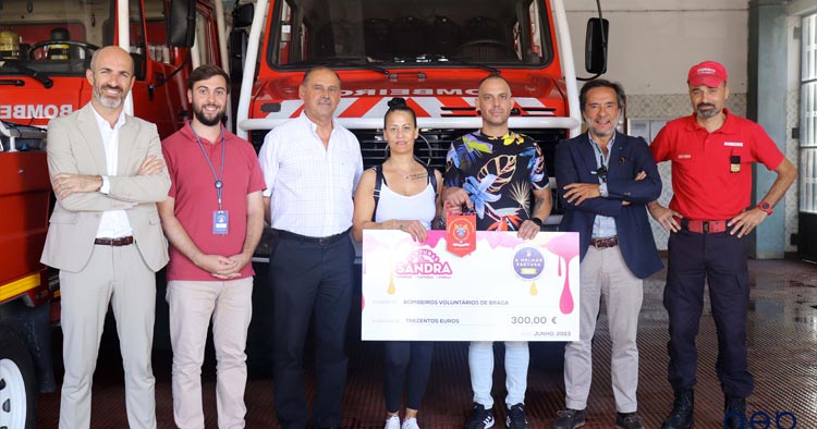 "Farturas Sandra" doa 300 euros aos Bombeiros Voluntários de Braga