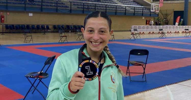 Léa Barros conquista a medalha de ouro no Campeonato Ibero-Americano