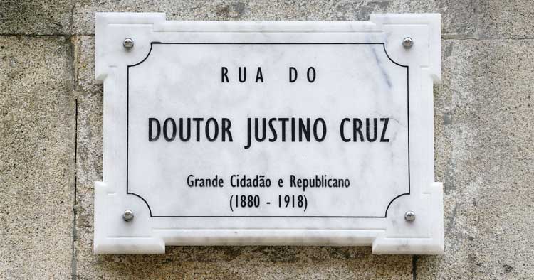 Câmara de Braga coloca novas placas toponímicas no centro histórico