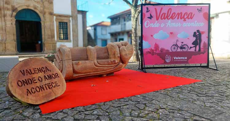 Bancos do Amor estão de regresso a Valença
