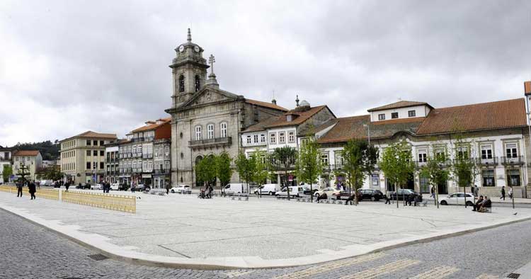Semana Cáritas arranca em Guimarães com performance no Toural