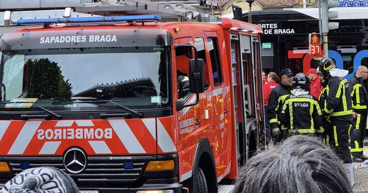 Um morto após despiste de autocarro dos TUB em pleno centro de Braga