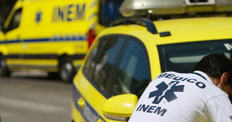 Motociclista de 33 anos morre ao cair em ravina em Santo Tirso