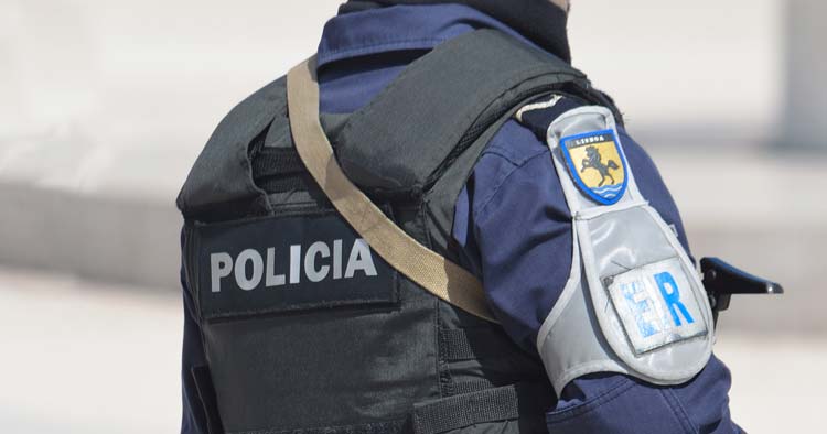 Homem ameaça agente da PSP em Braga após "desordem" com a mulher