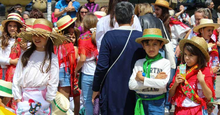 Cortejo infantil "São João da Pequenada" animou ruas de Braga