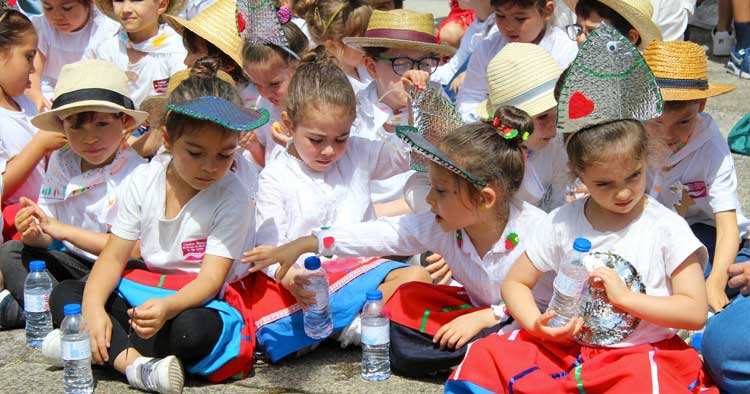 Cortejo infantil "São João da Pequenada" animou ruas de Braga