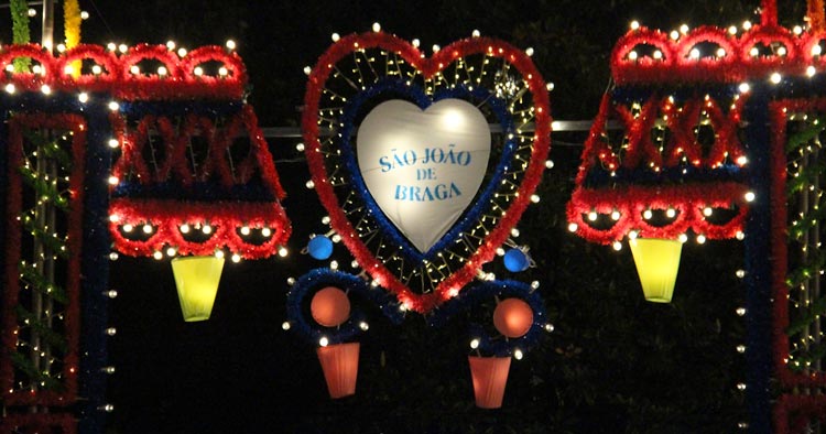 Milhares de luzes iluminam a cidade para as Festas de São João de Braga