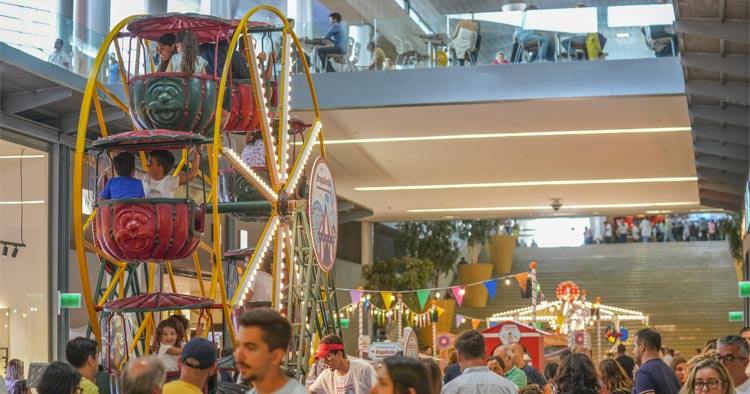 Em Braga há uma mini feira popular para as crianças